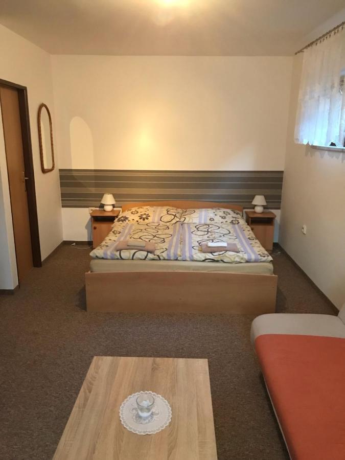 Privat Magdalena Apartment Bešeňová Екстериор снимка